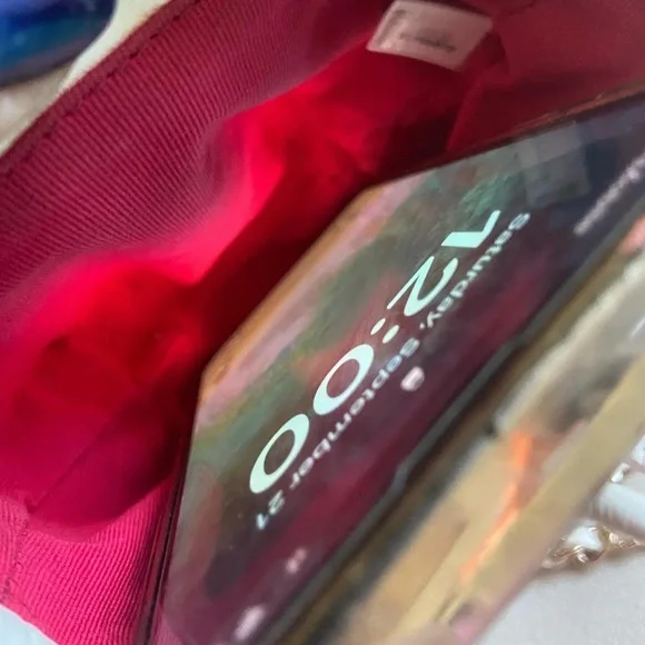 🔥Rare🔥 Chanel Drawstring Caged Chain Around Crossbody 💢Will fit a phone💢 - Picture 10 of 12